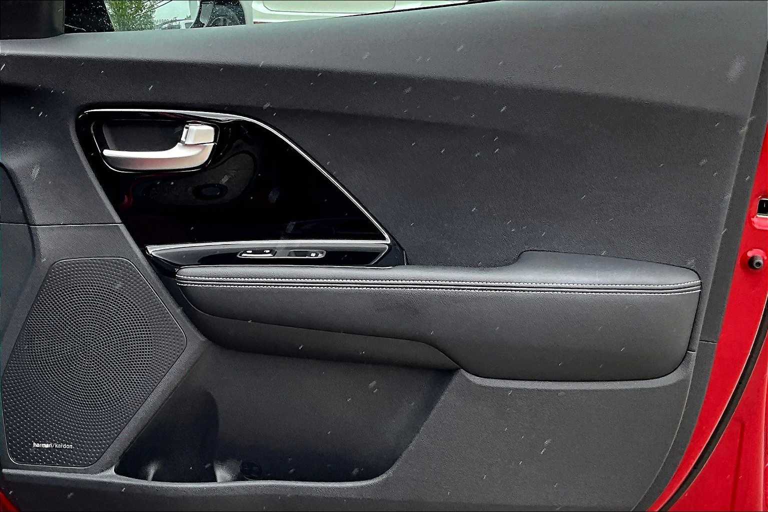 2022 Kia Niro EV EX - Photo 12