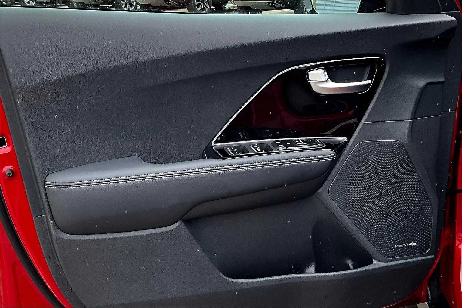 2022 Kia Niro EV EX - Photo 9