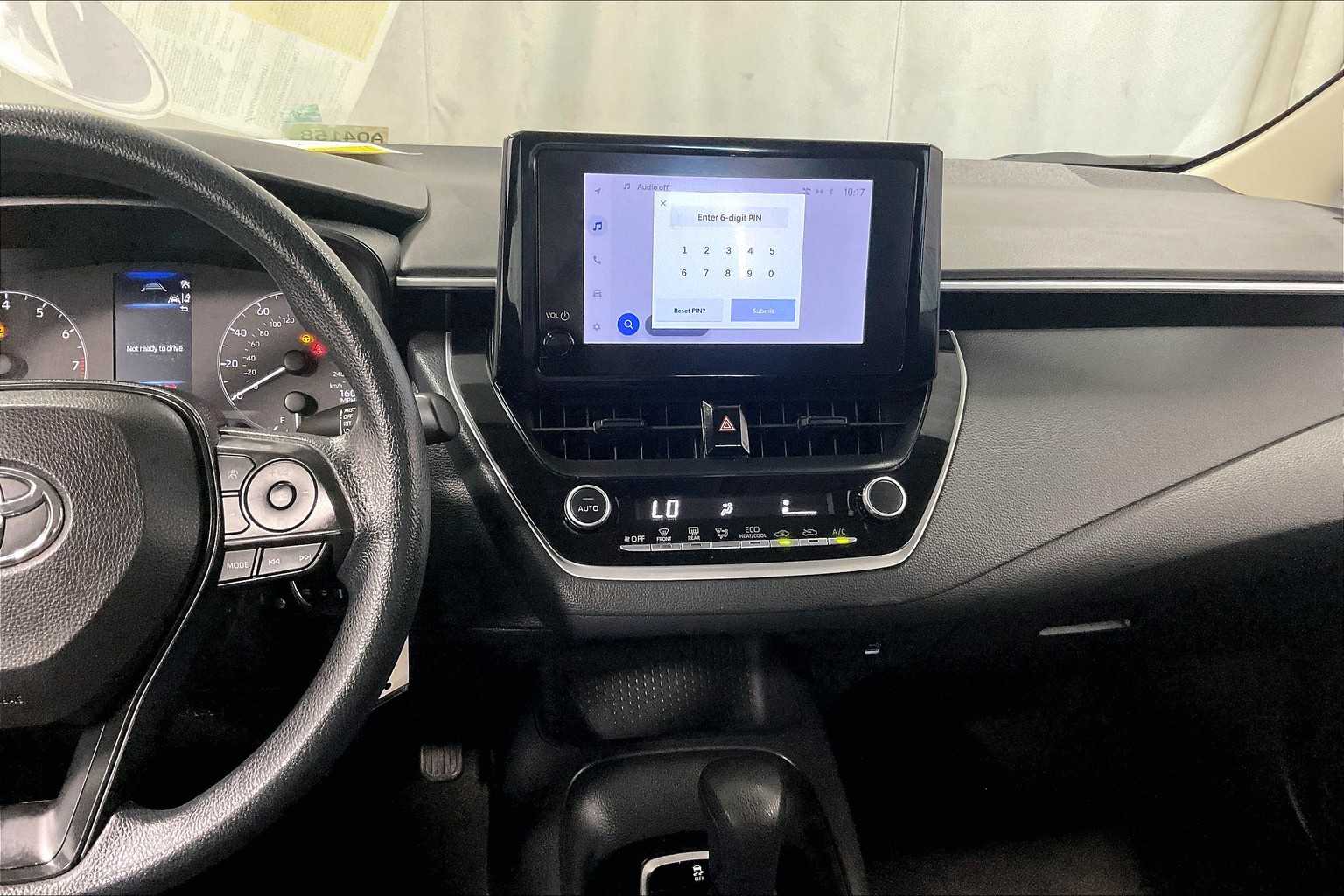 2023 Toyota Corolla LE - Photo 18