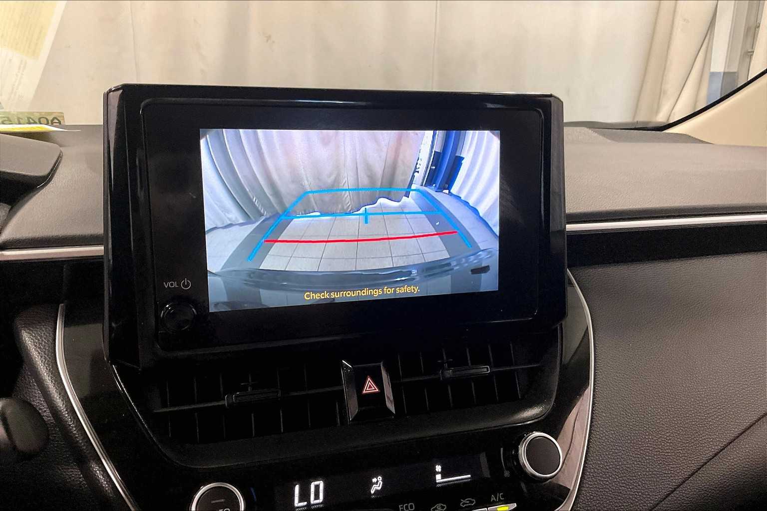 2023 Toyota Corolla LE - Photo 19
