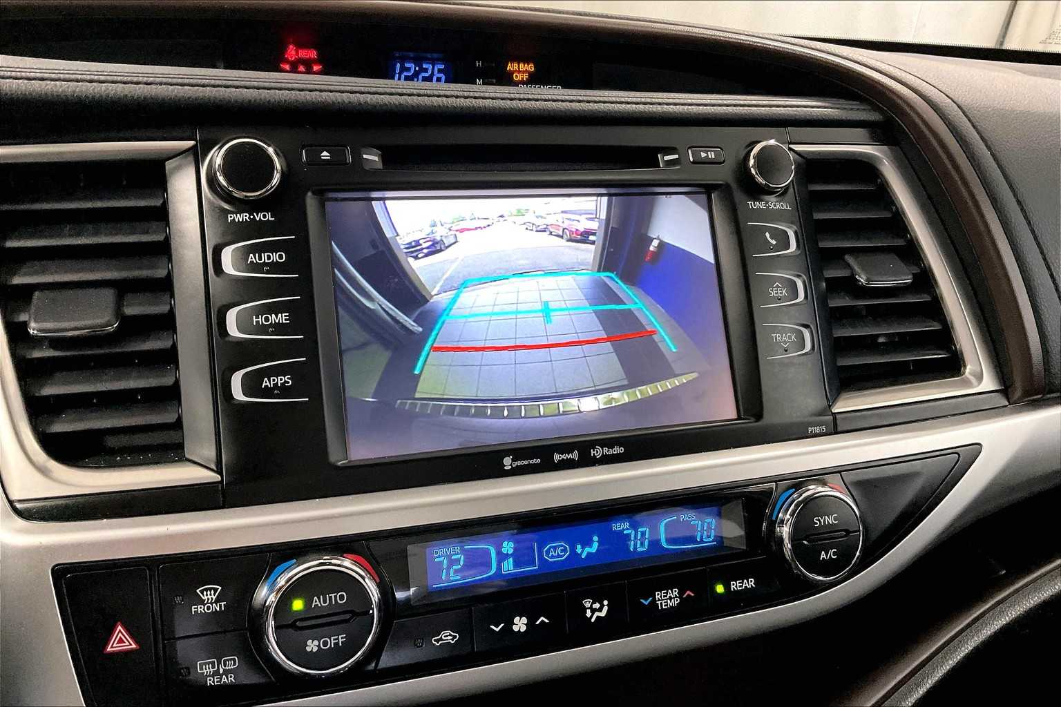2019 Toyota Highlander LE Plus - Photo 19