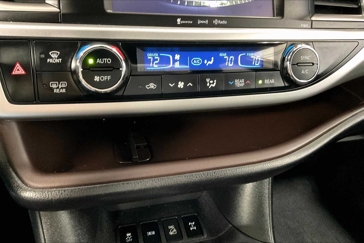 2019 Toyota Highlander LE Plus - Photo 25