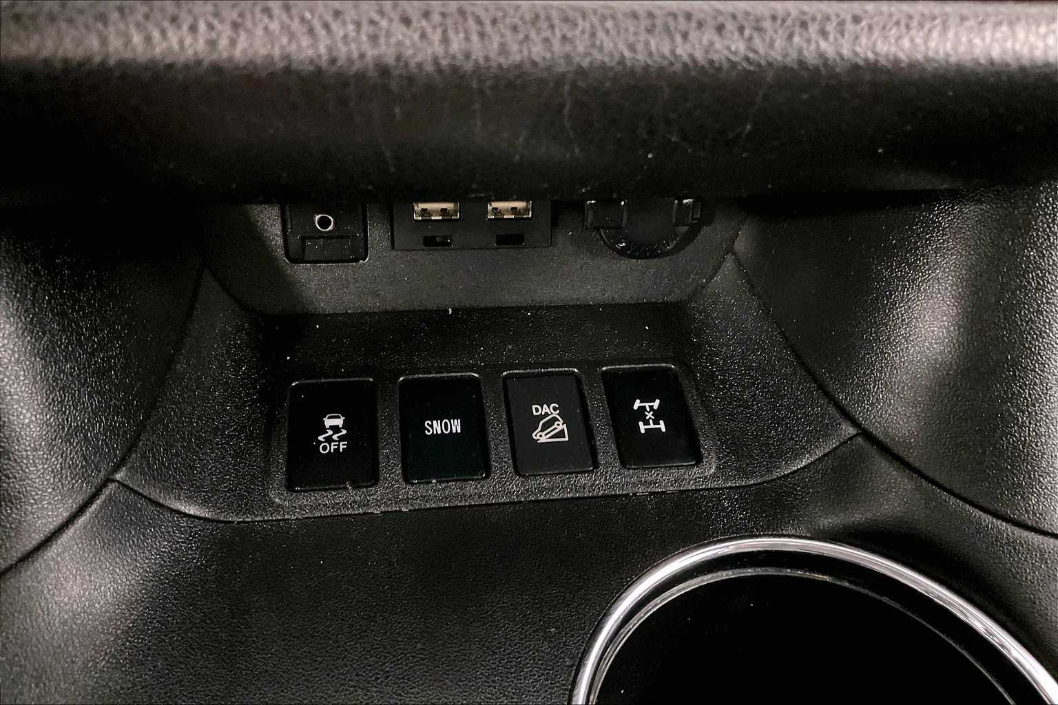 2019 Toyota Highlander LE Plus - Photo 26