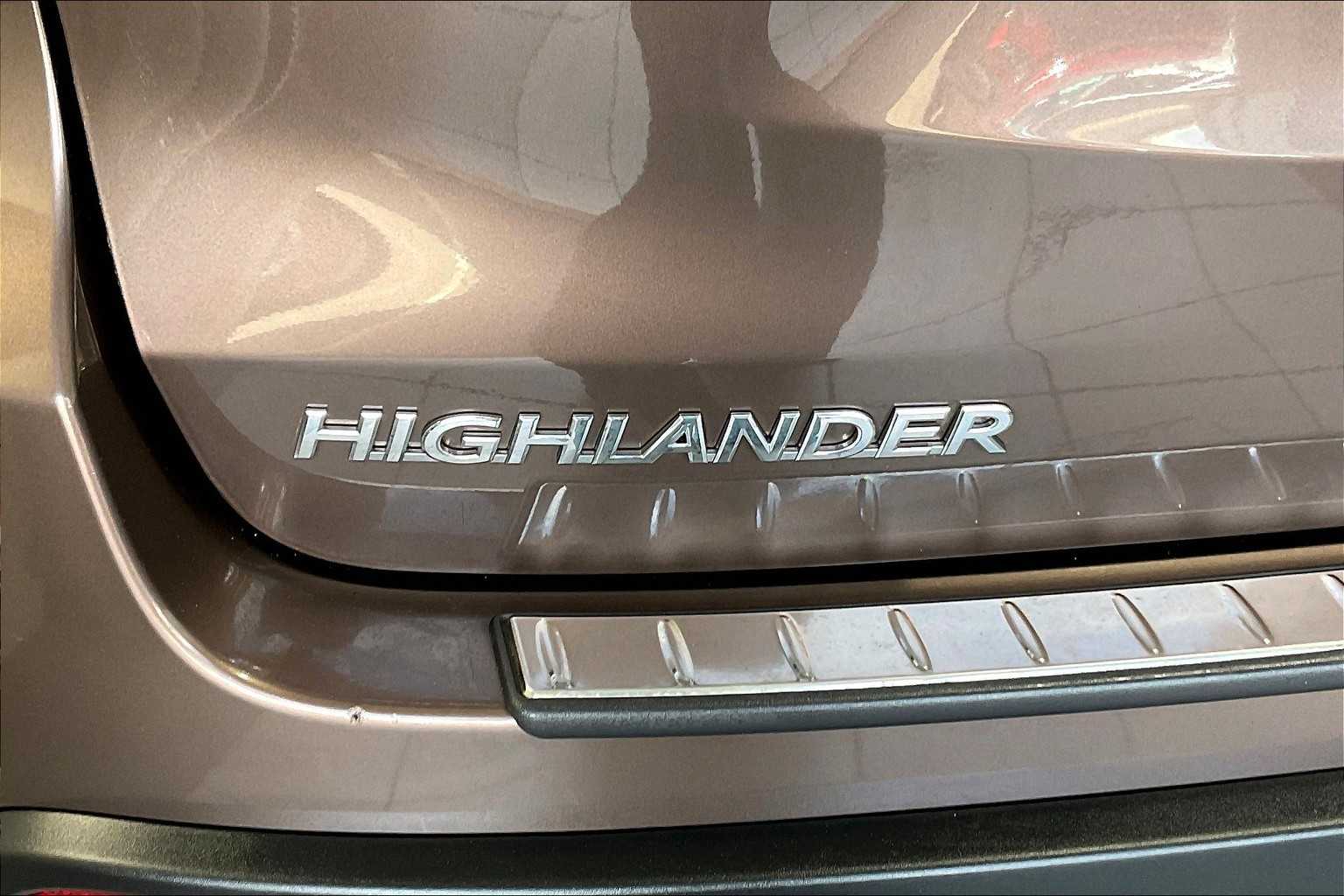 2019 Toyota Highlander LE Plus - Photo 28