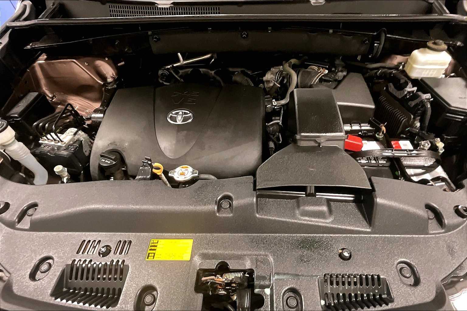 2019 Toyota Highlander LE Plus - Photo 29