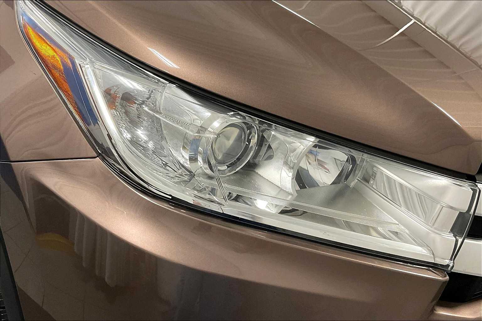2019 Toyota Highlander LE Plus - Photo 32