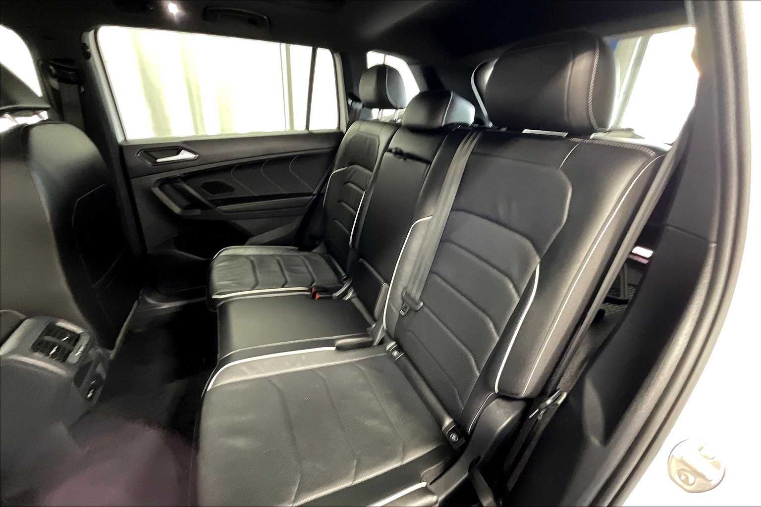 2022 Volkswagen Tiguan SEL R-Line - Photo 15