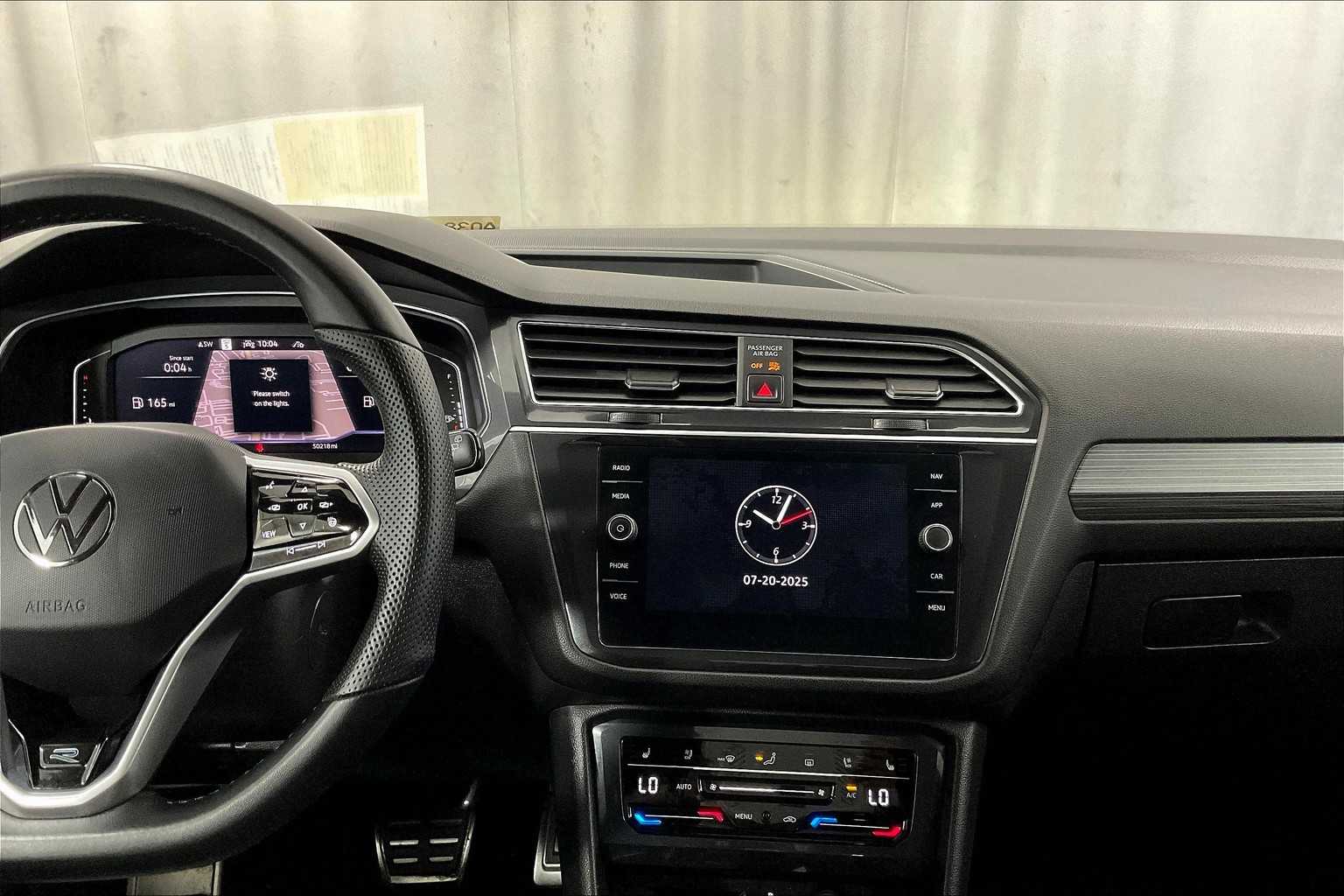 2022 Volkswagen Tiguan SEL R-Line - Photo 18