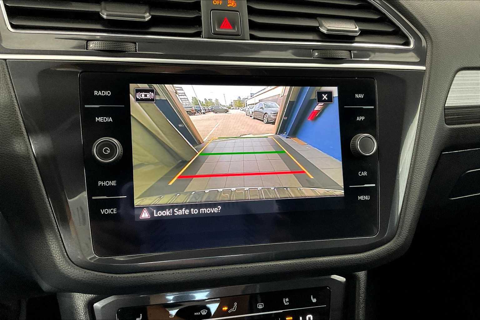 2022 Volkswagen Tiguan SEL R-Line - Photo 19