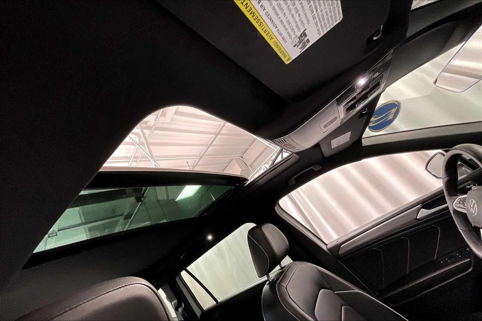 2022 Volkswagen Tiguan SEL R-Line - Photo 22