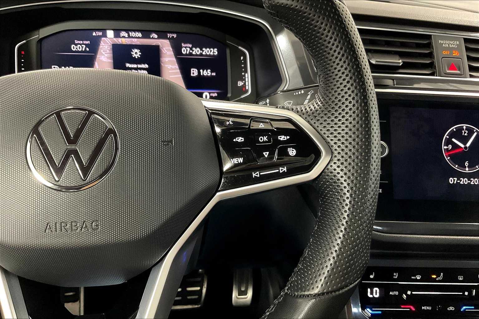 2022 Volkswagen Tiguan SEL R-Line - Photo 24
