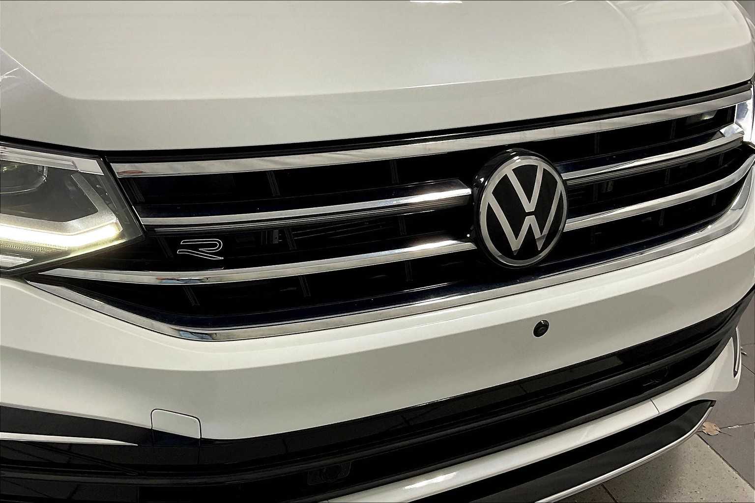 2022 Volkswagen Tiguan SEL R-Line - Photo 32