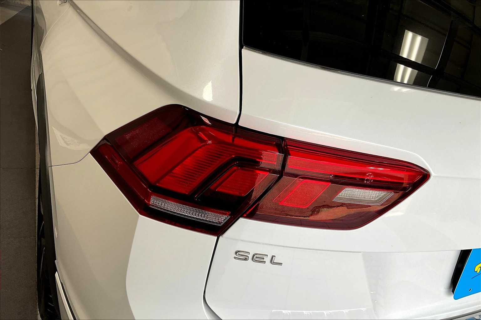 2022 Volkswagen Tiguan SEL R-Line - Photo 34