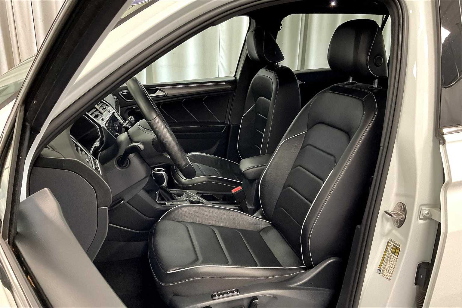 2022 Volkswagen Tiguan SEL R-Line - Photo 10