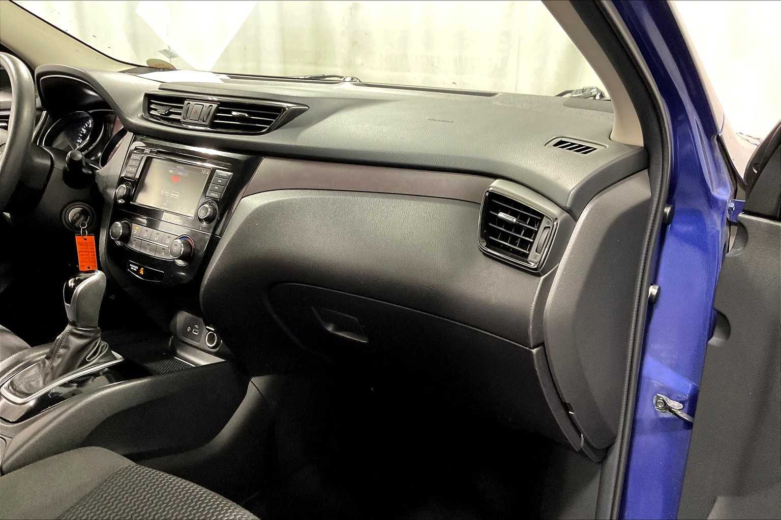 2020 Nissan Rogue Sport S - Photo 13