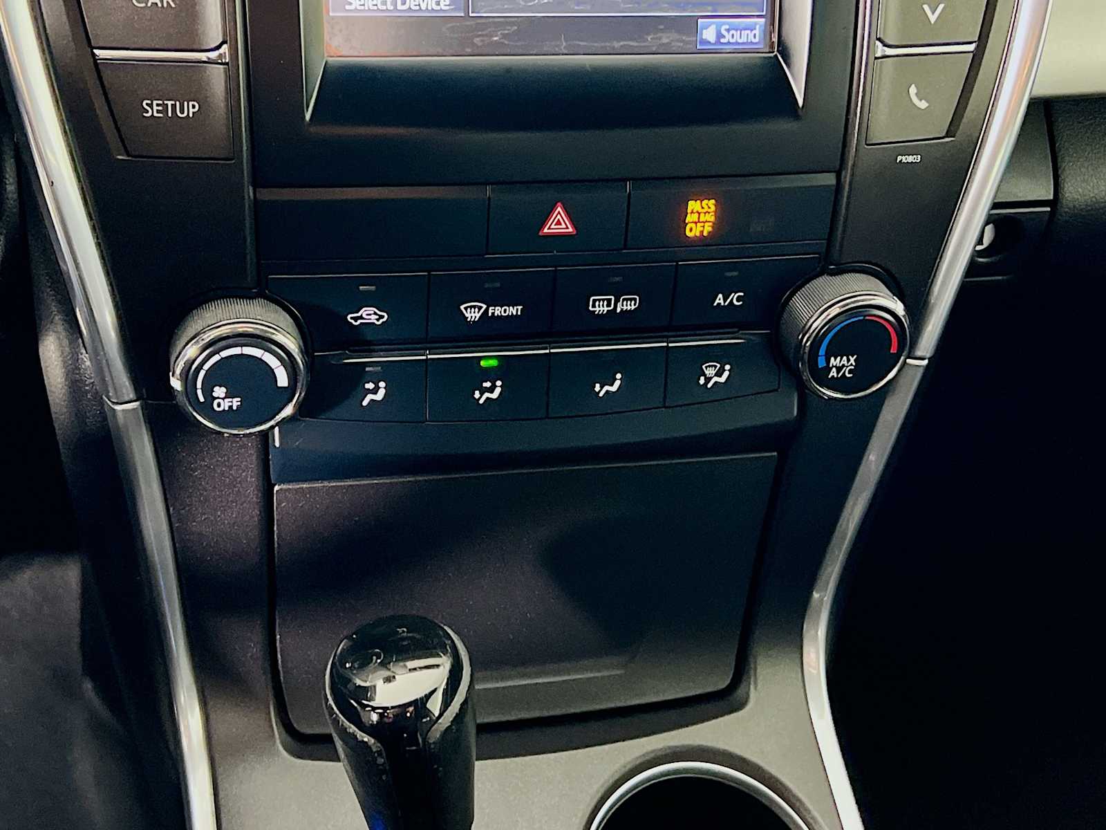 2015 Toyota Camry SE - Photo 15