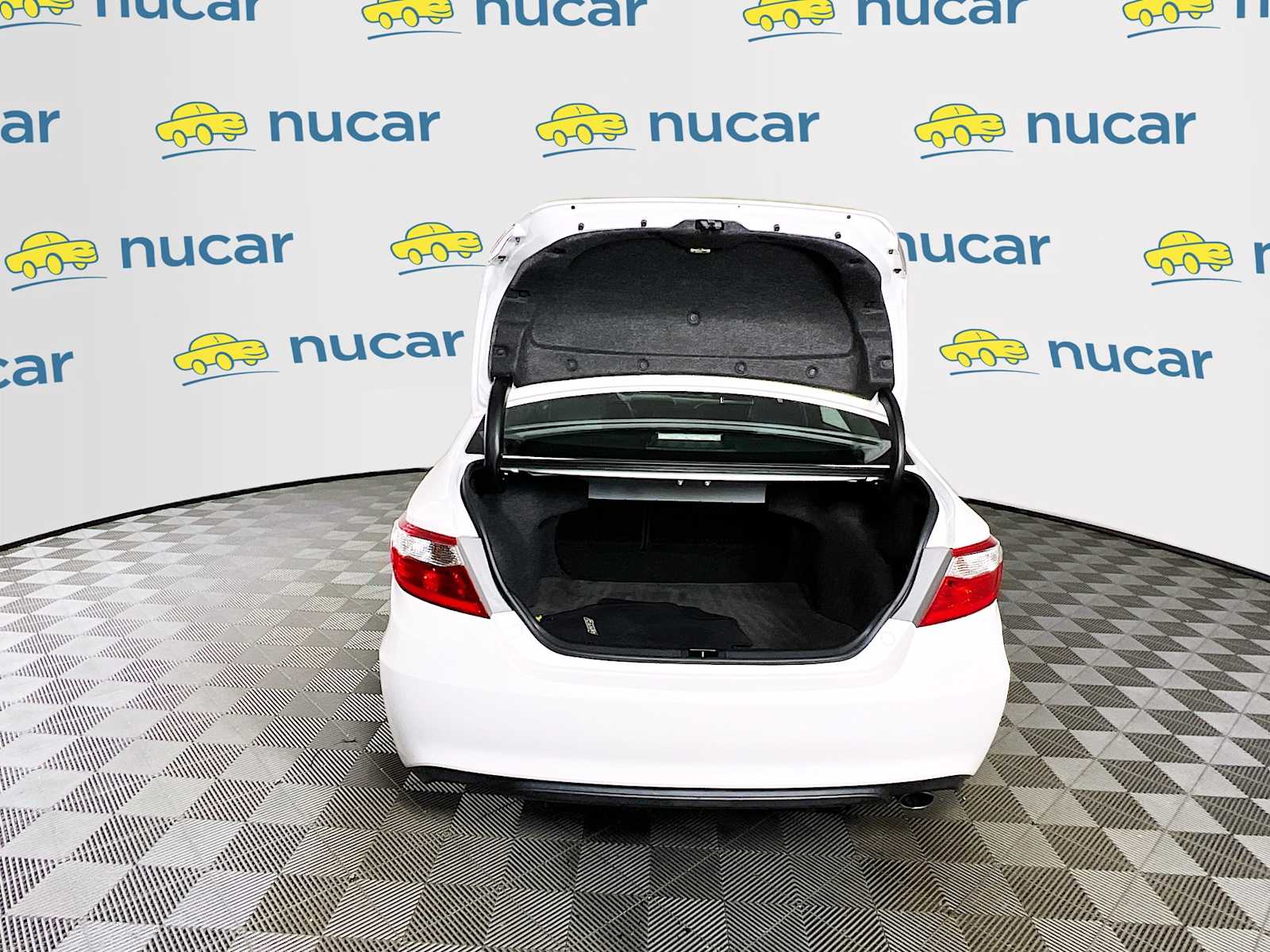 2015 Toyota Camry SE - Photo 24