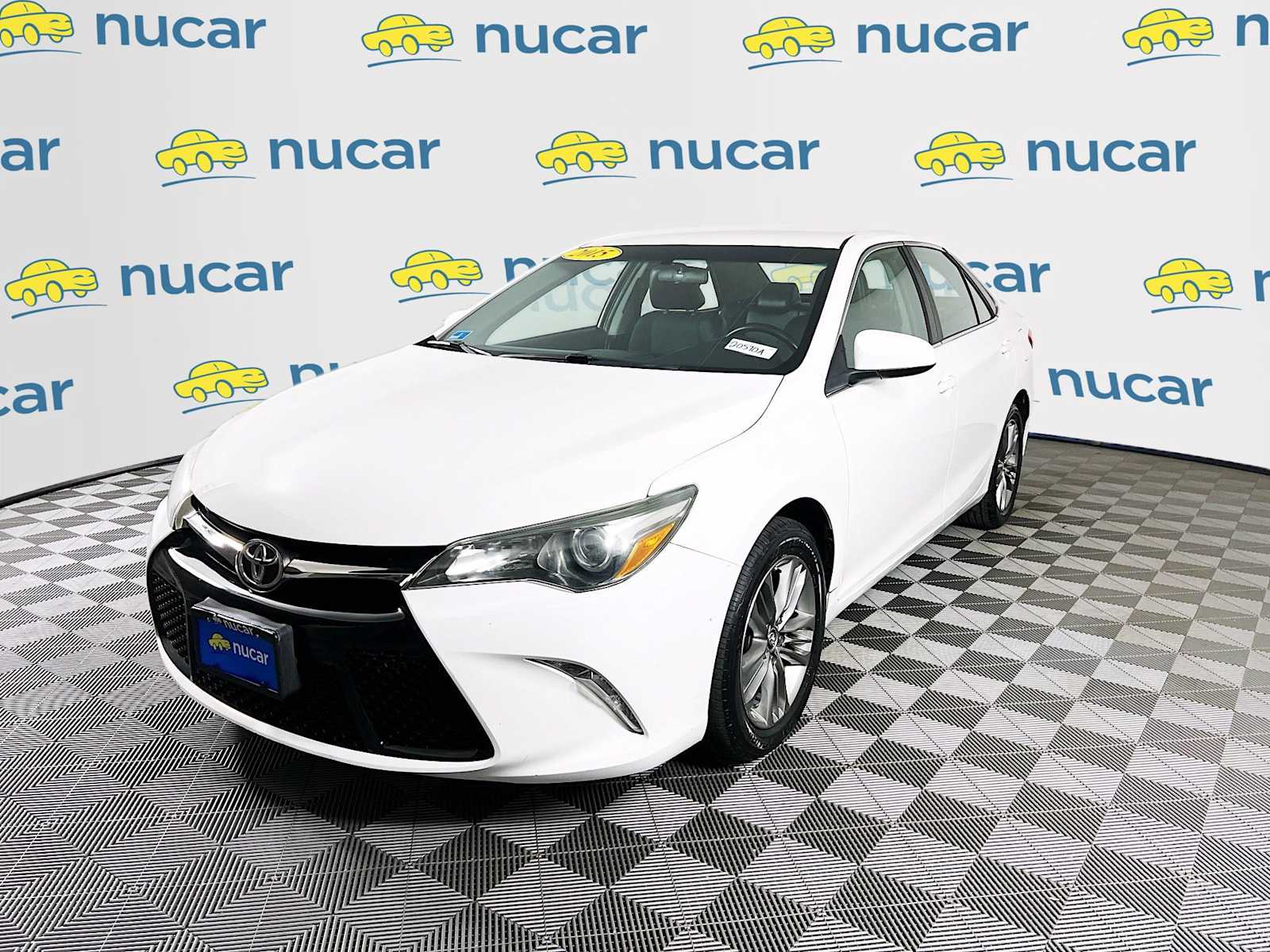 2015 Toyota Camry SE - Photo 3