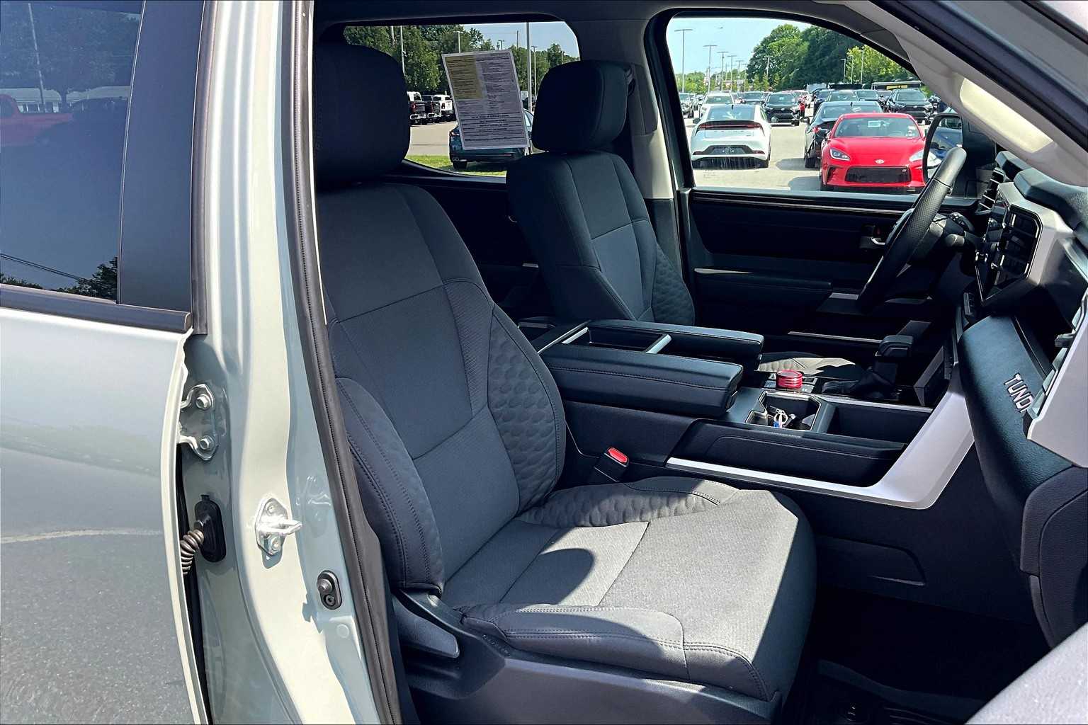 2024 Toyota Tundra SR5 - Photo 11
