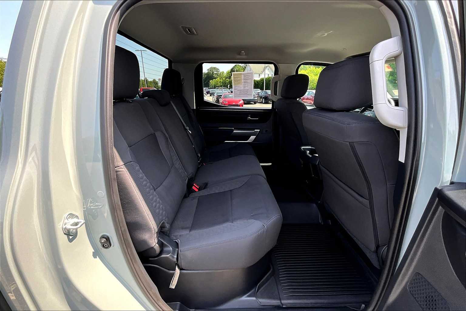 2024 Toyota Tundra SR5 - Photo 16