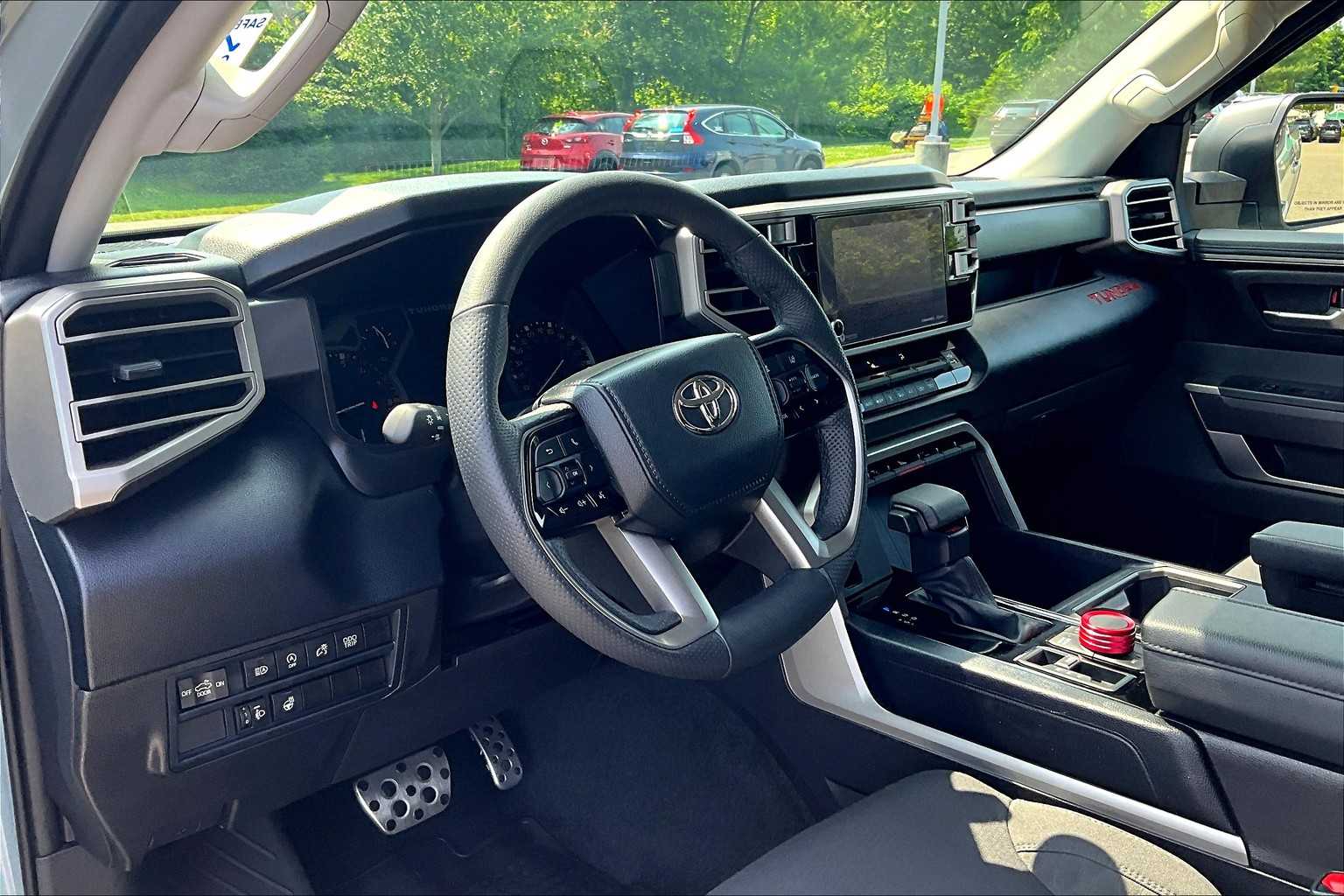 2024 Toyota Tundra SR5 - Photo 8