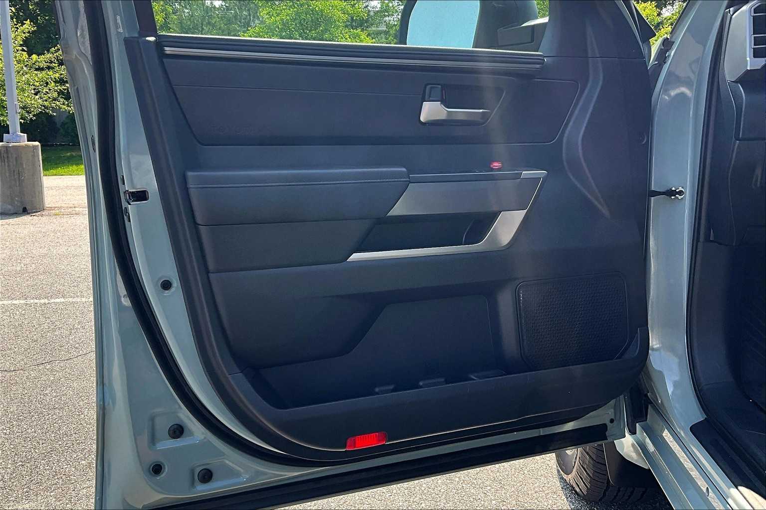 2024 Toyota Tundra SR5 - Photo 9