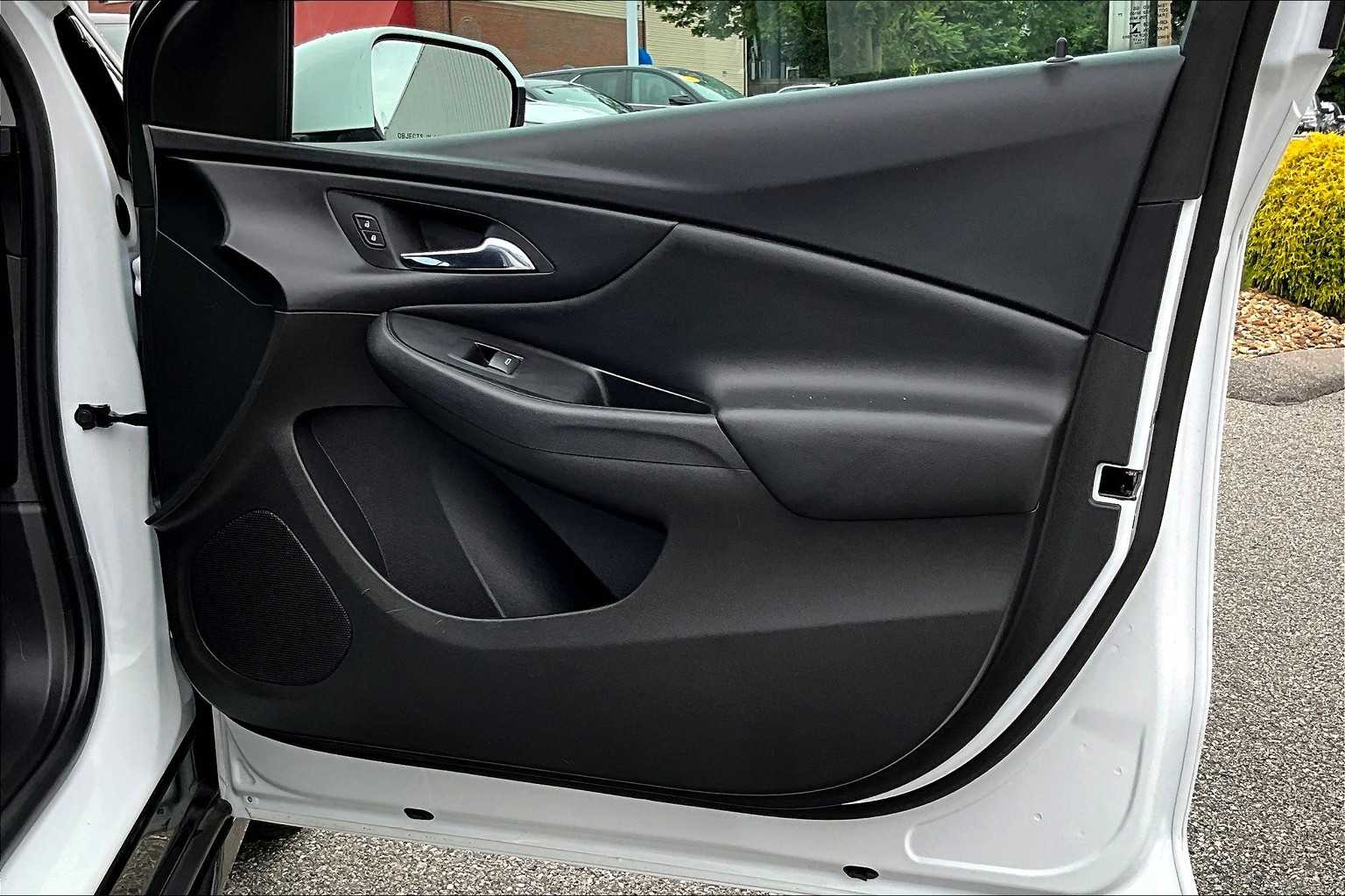 2017 Chevrolet Volt LT - Photo 12