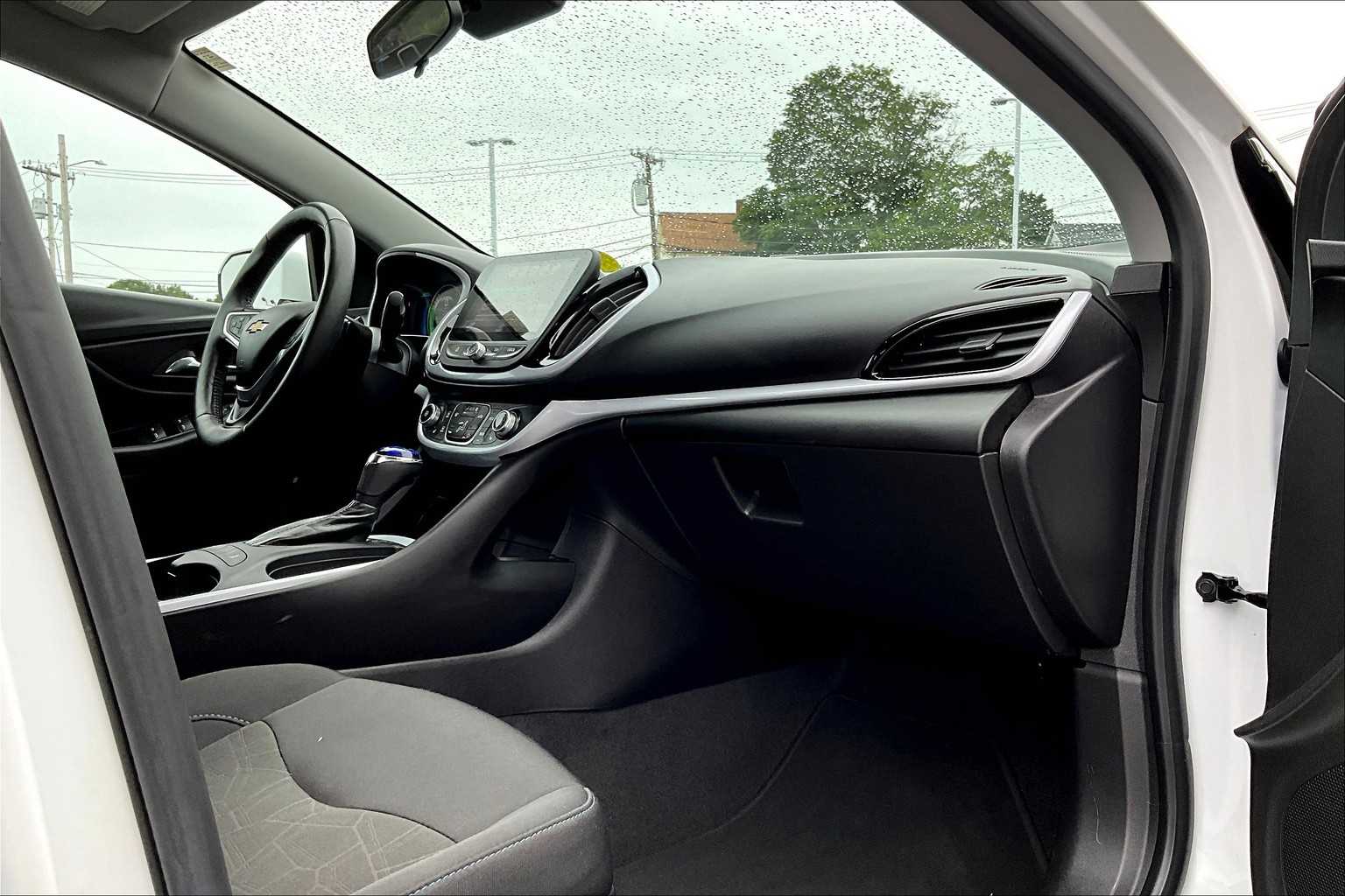 2017 Chevrolet Volt LT - Photo 14