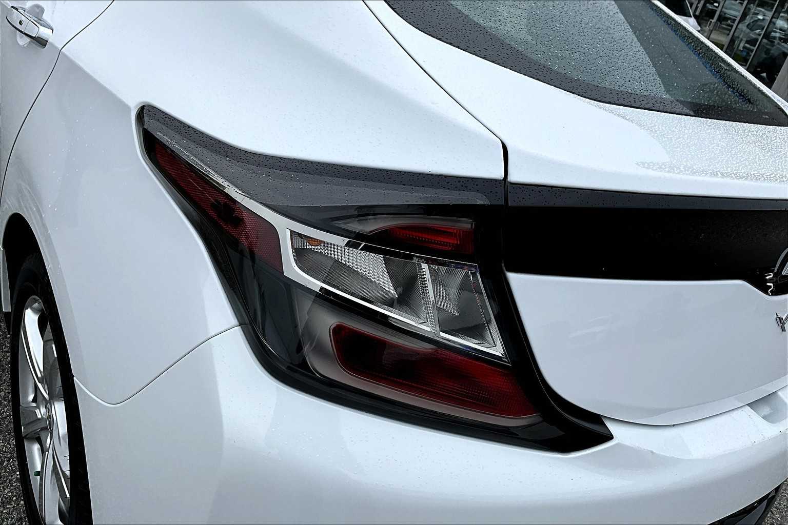 2017 Chevrolet Volt LT - Photo 32