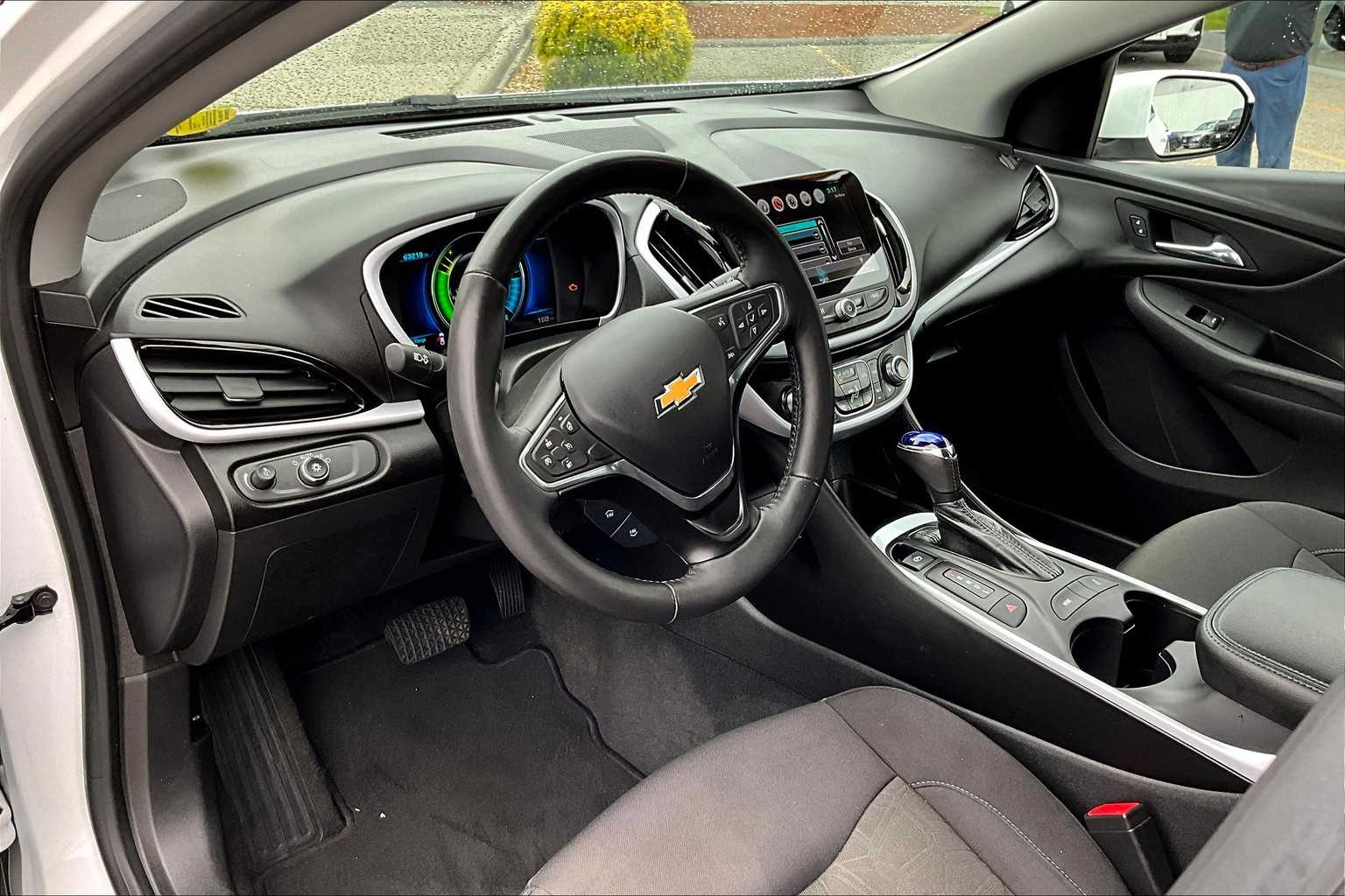 2017 Chevrolet Volt LT - Photo 8