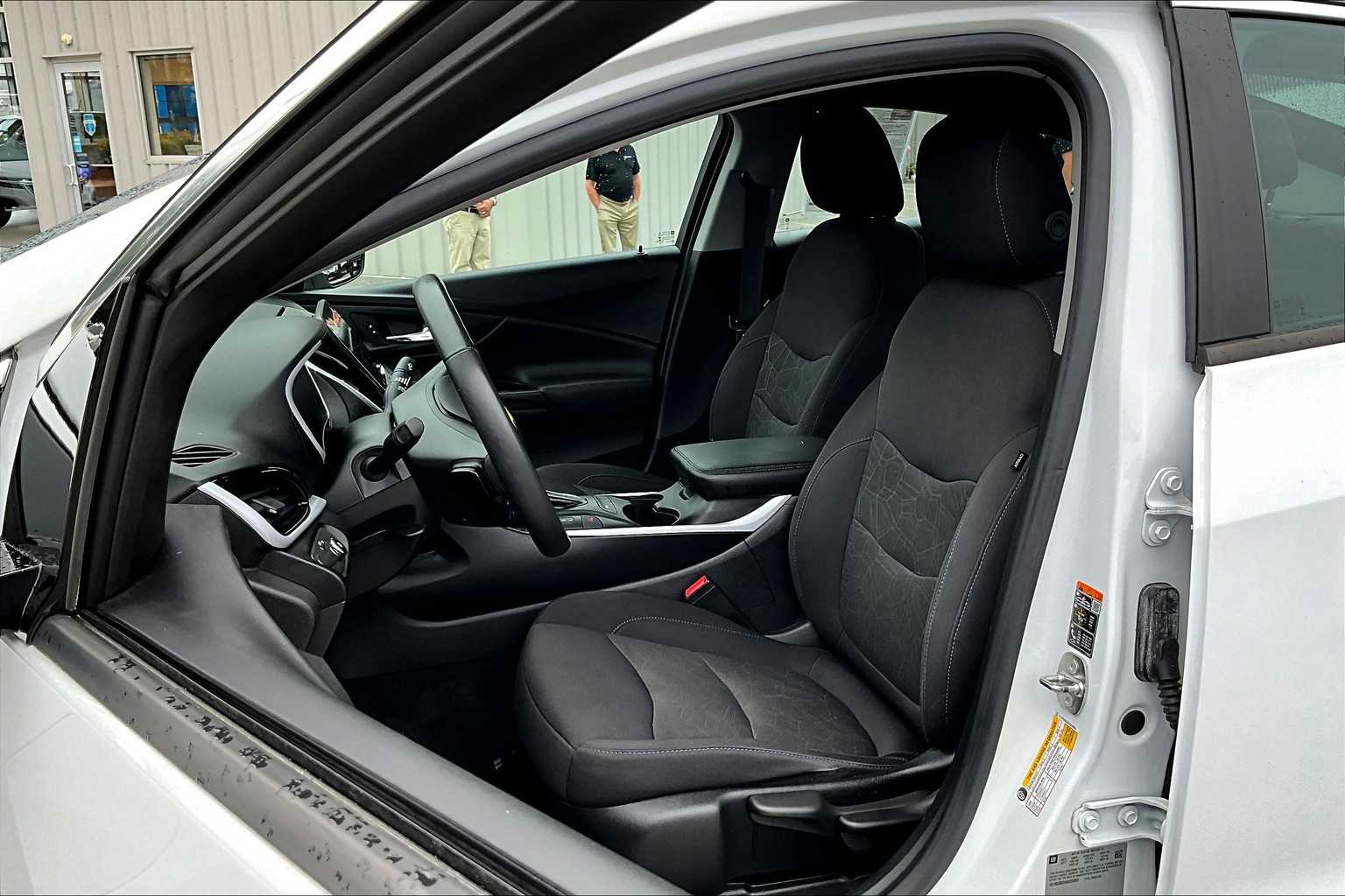 2017 Chevrolet Volt LT - Photo 10