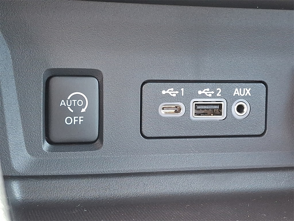 2025 Nissan Sentra SV - Photo 17