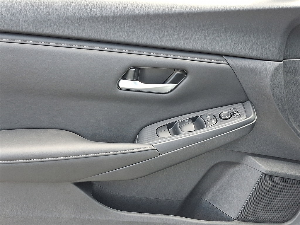 2025 Nissan Sentra SV - Photo 8