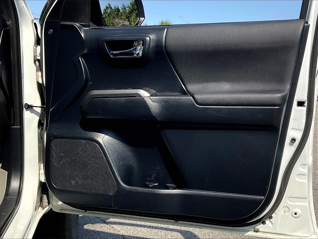 2019 Toyota Tacoma TRD Off-Road - Photo 11