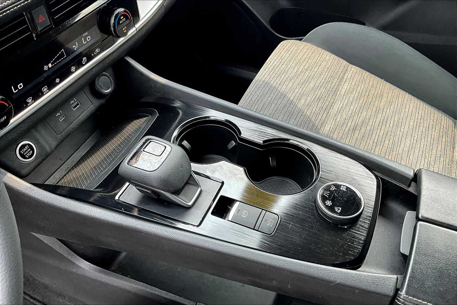 2021 Nissan Rogue SV - Photo 20