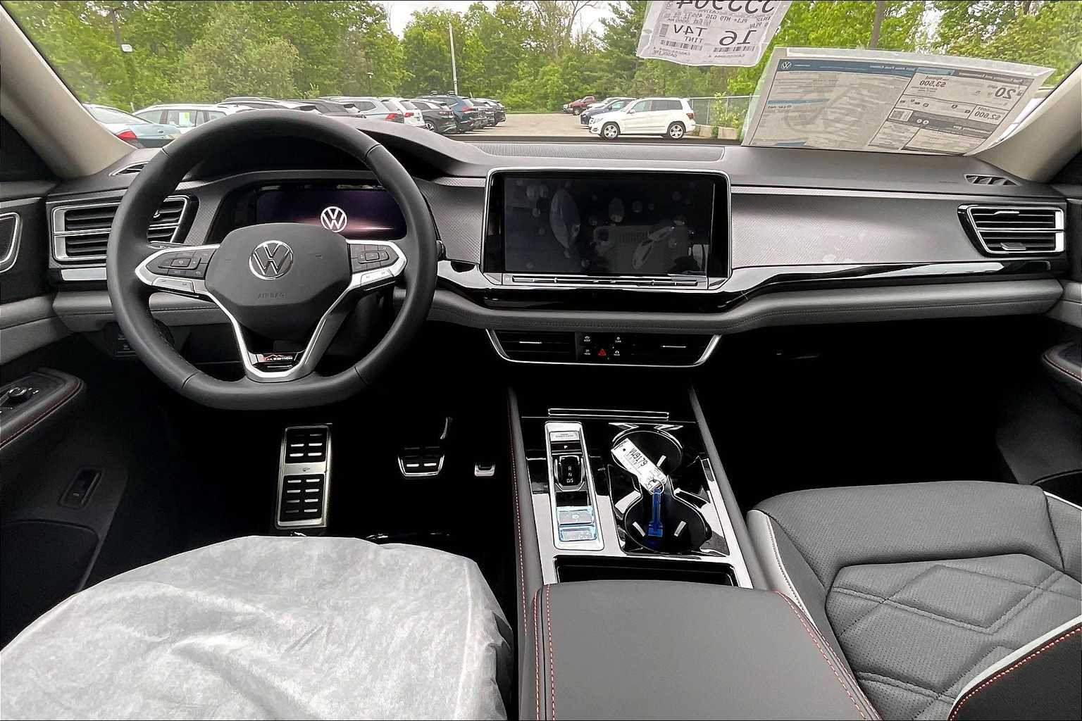 2025 Volkswagen Atlas 2.0T Peak Edition - Photo 12