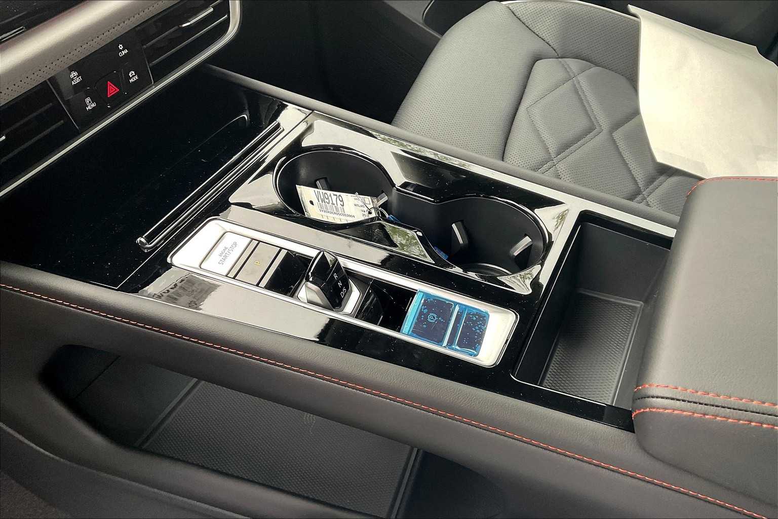 2025 Volkswagen Atlas 2.0T Peak Edition - Photo 14