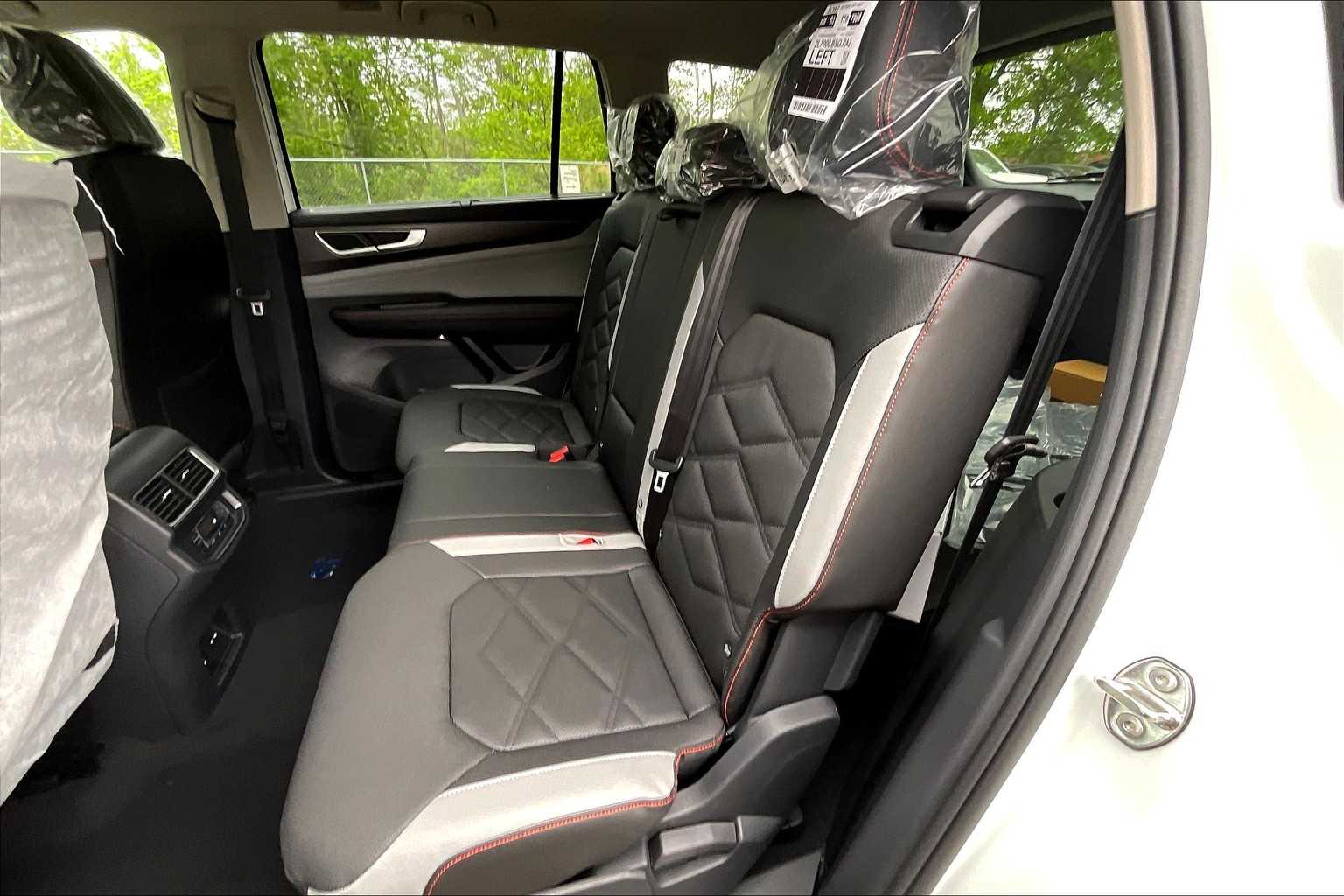 2025 Volkswagen Atlas 2.0T Peak Edition - Photo 15