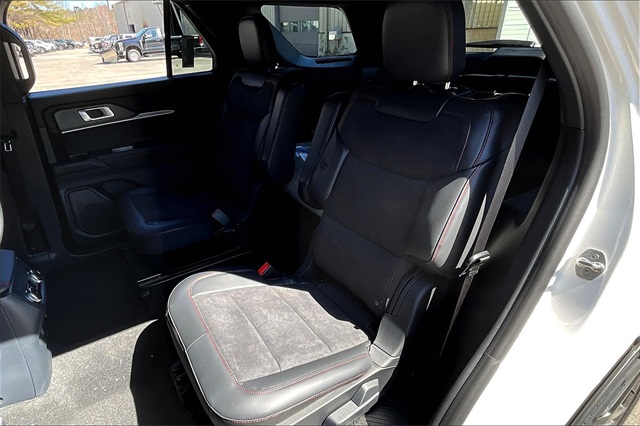 2025 Ford Explorer ST - Photo 12