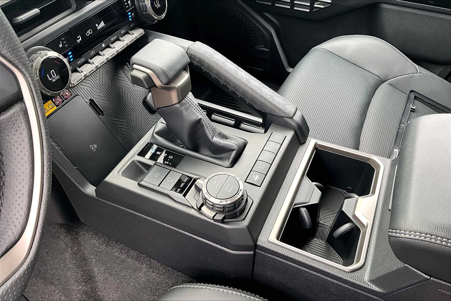 2025 Toyota 4Runner Limited - Photo 14