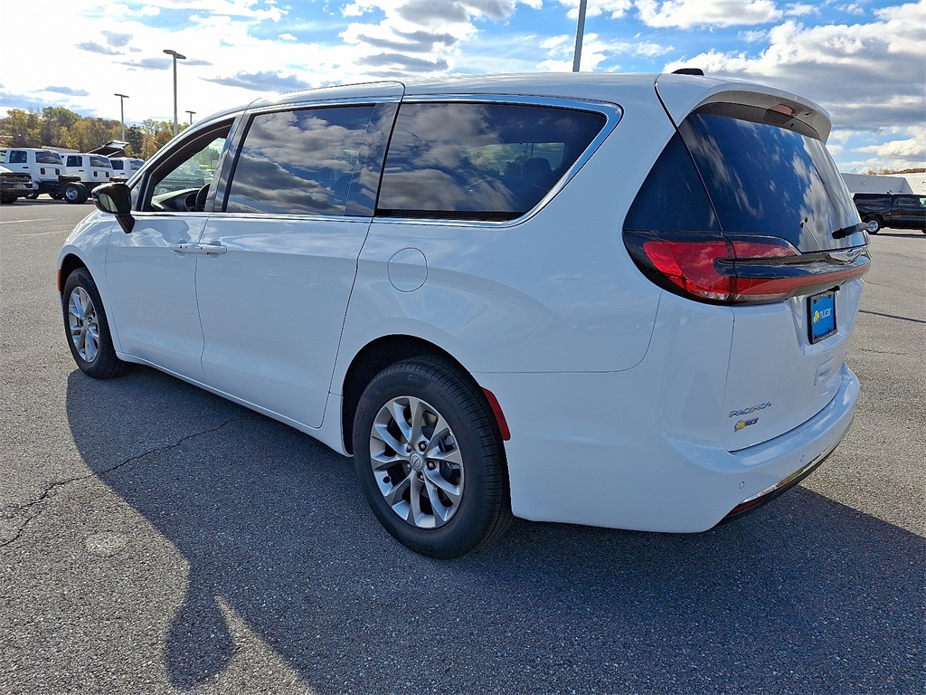 2026 Chrysler Pacifica Select - Photo 3