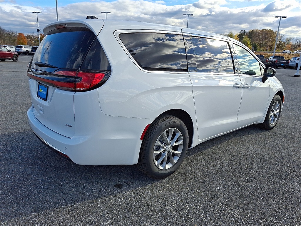 2026 Chrysler Pacifica Select - Photo 4