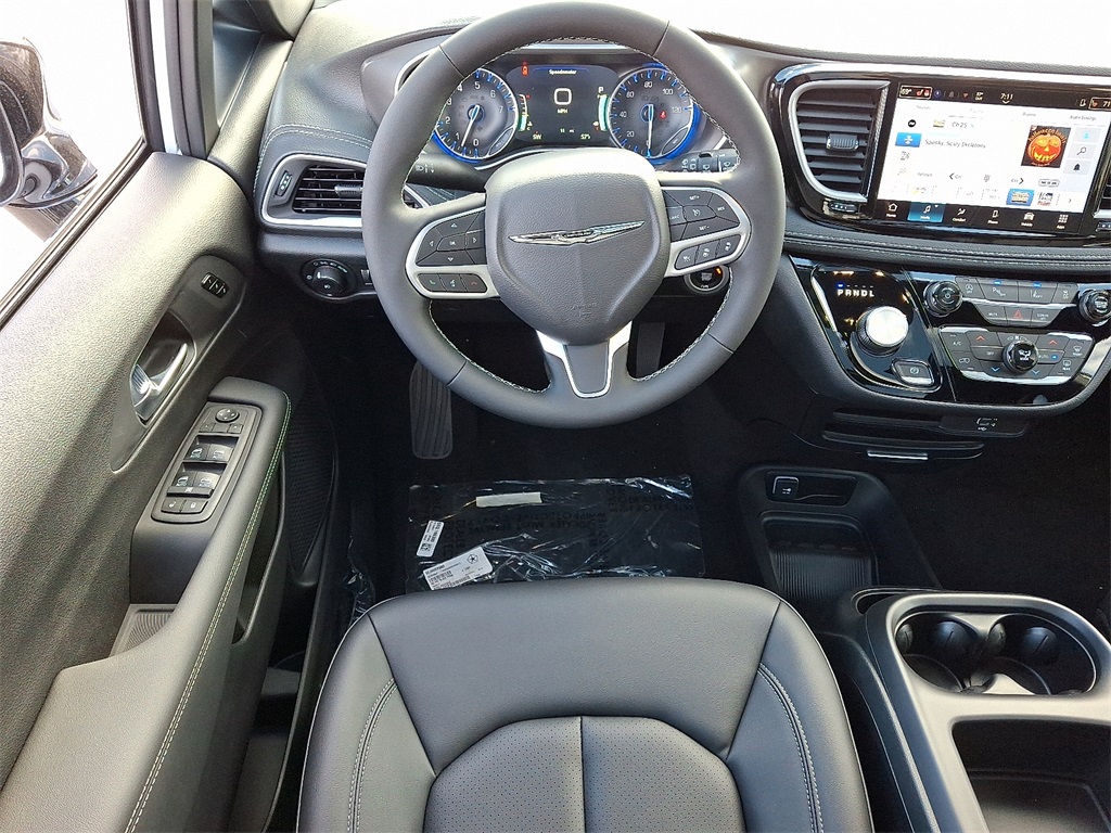 2026 Chrysler Pacifica Select - Photo 8