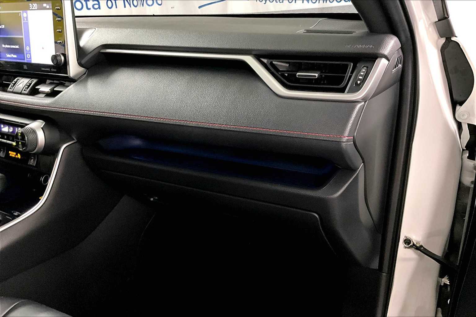 2022 Toyota RAV4 Prime XSE - Photo 13