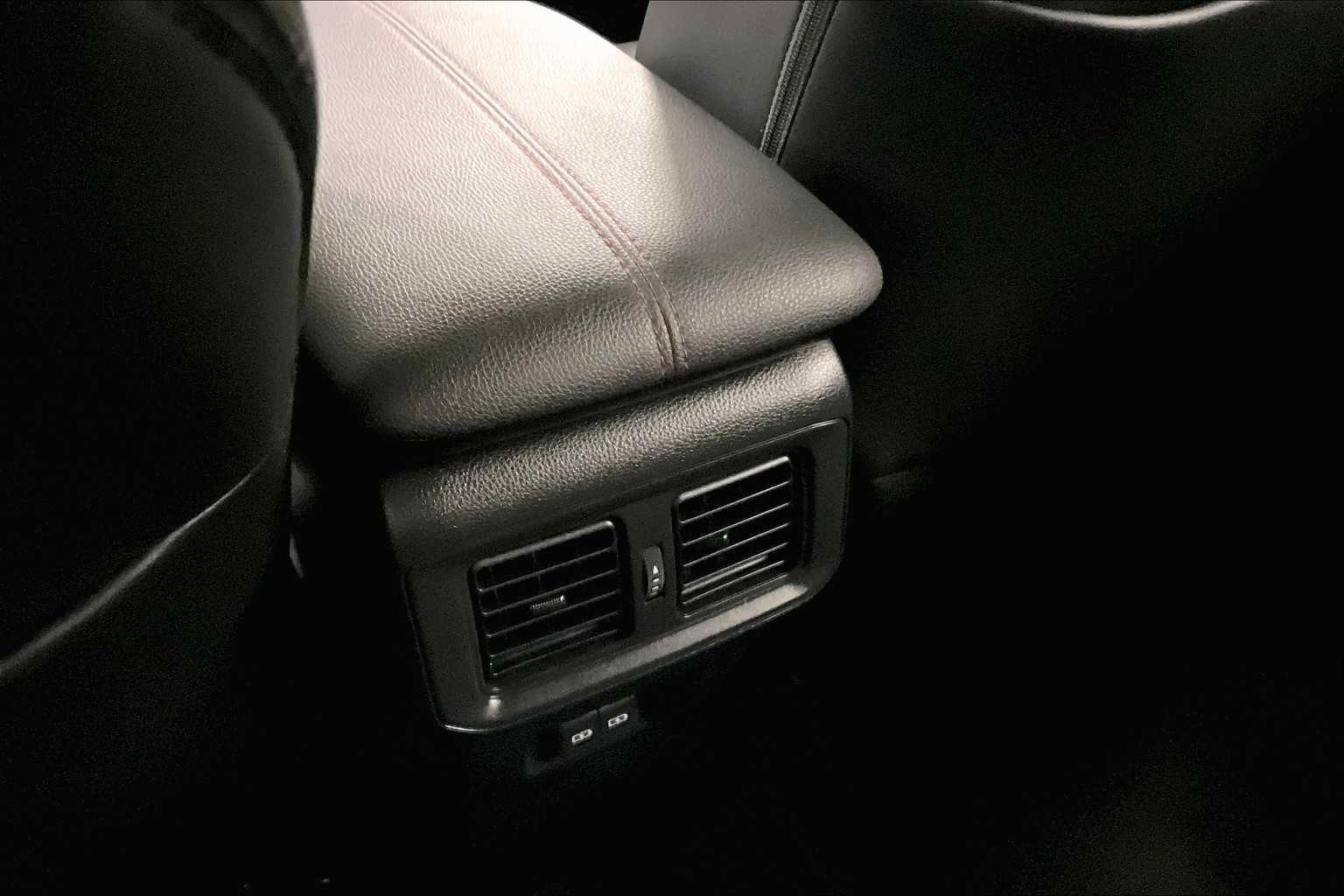 2022 Toyota RAV4 Prime XSE - Photo 28