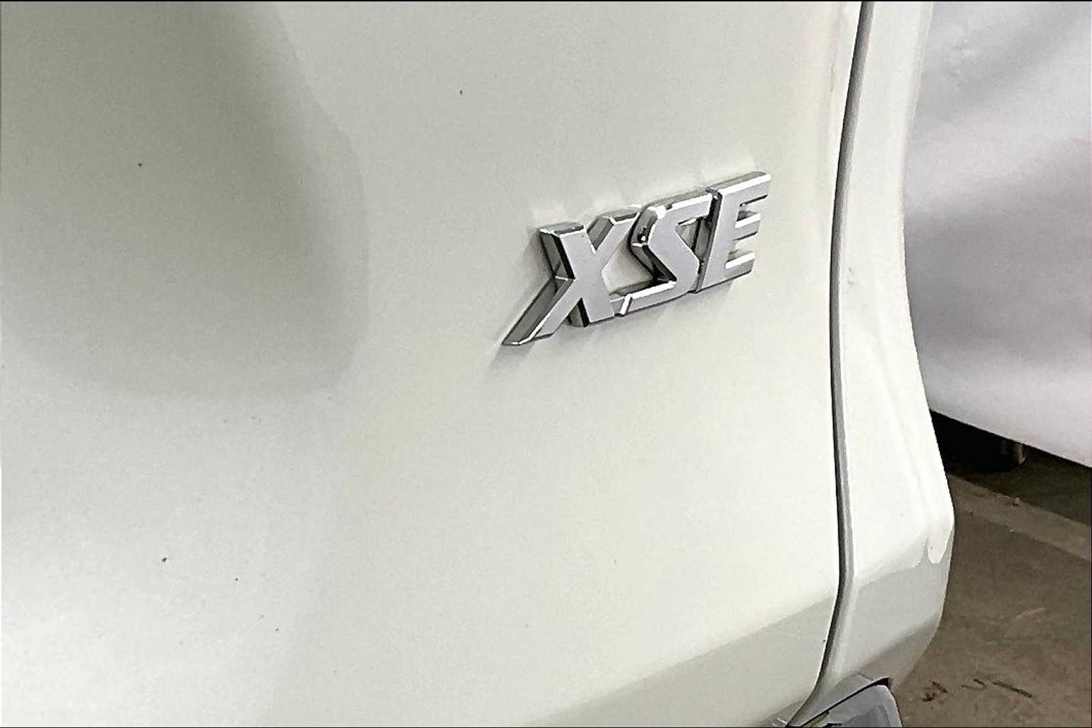 2022 Toyota RAV4 Prime XSE - Photo 29