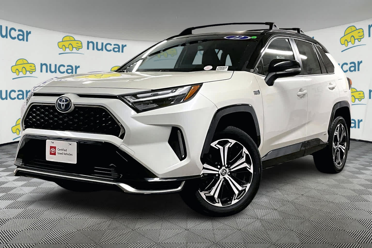 2022 Toyota RAV4 Prime XSE - Photo 3