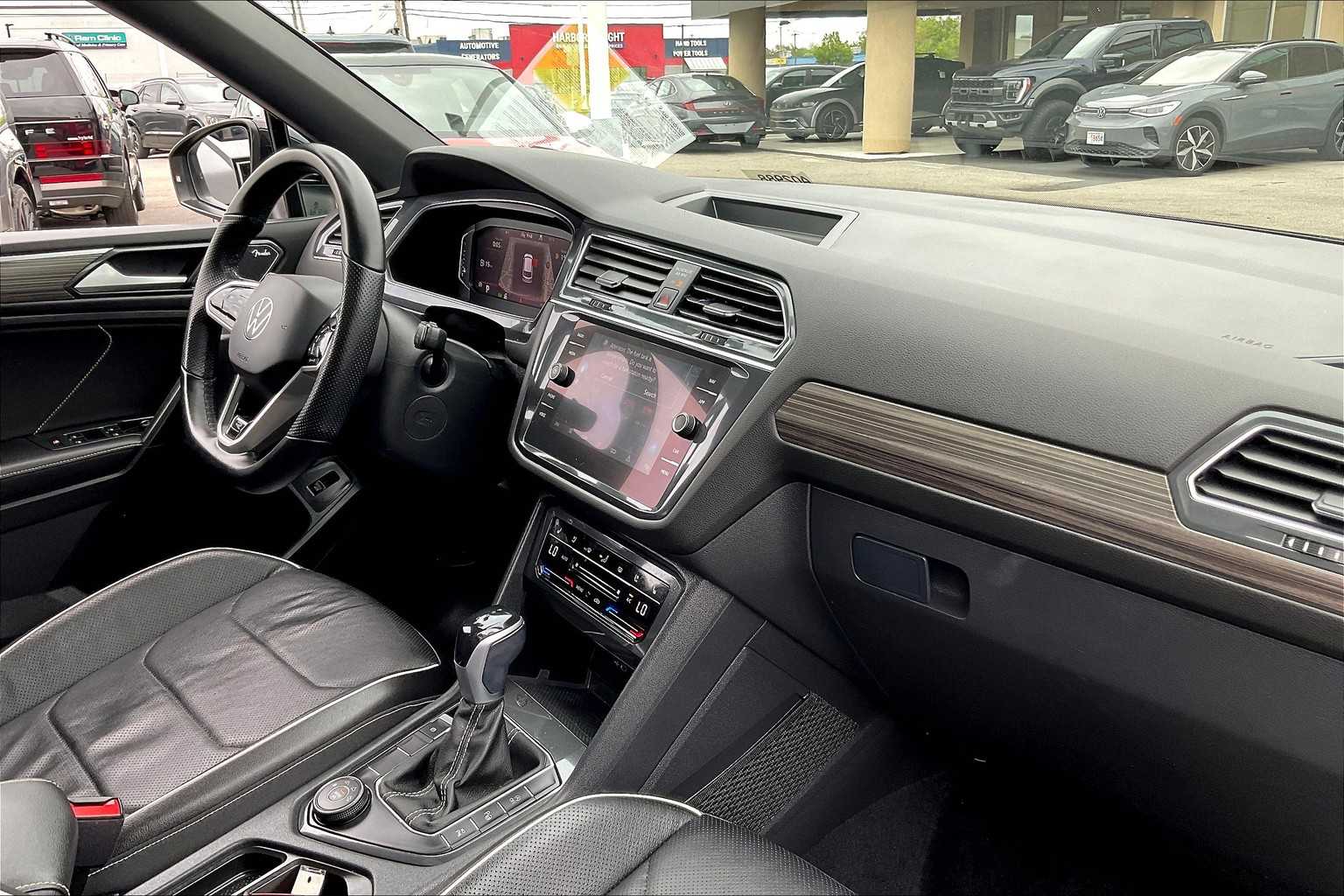 2022 Volkswagen Tiguan SEL R-Line - Photo 14