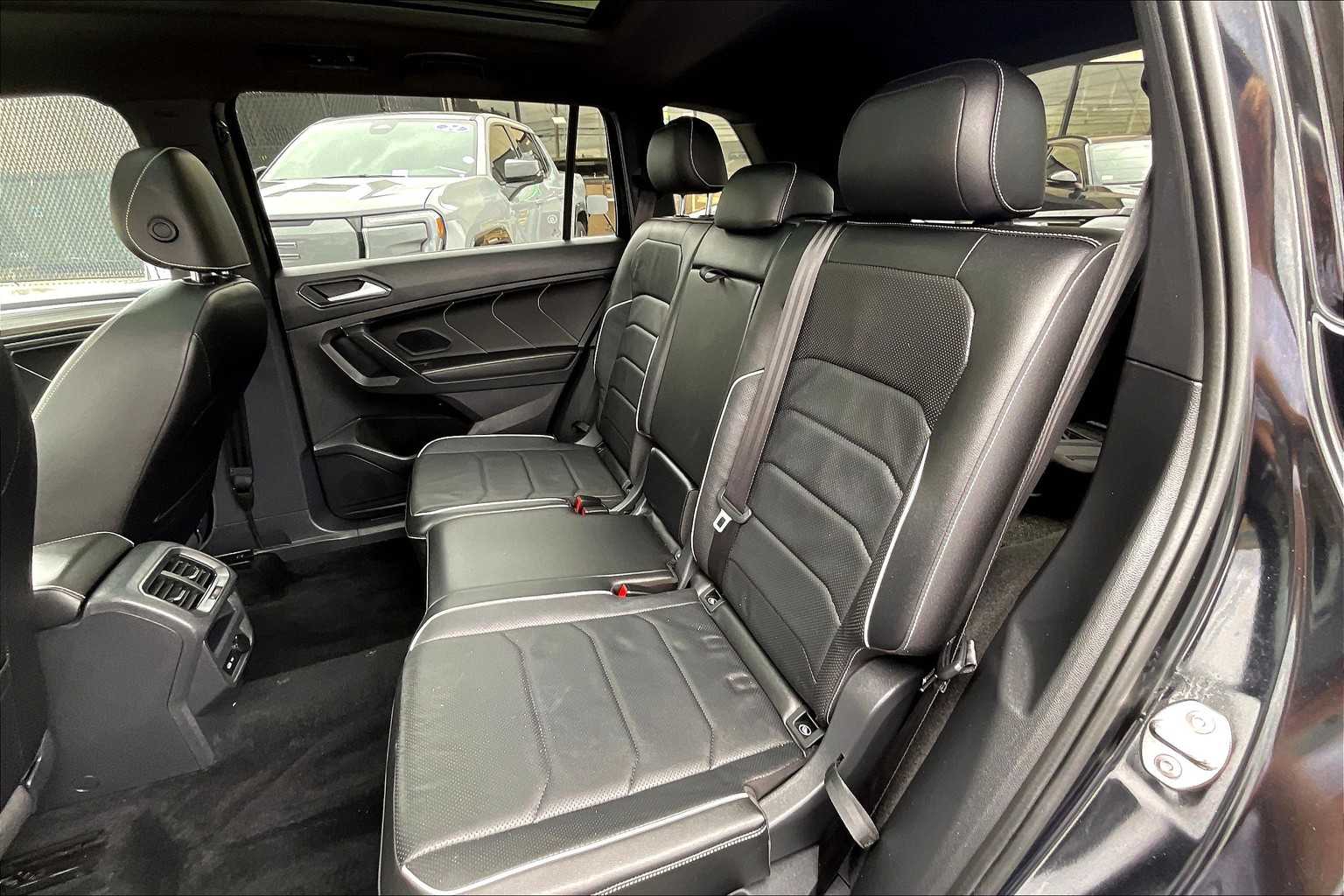 2022 Volkswagen Tiguan SEL R-Line - Photo 15