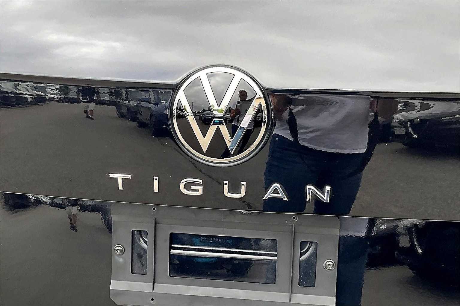 2022 Volkswagen Tiguan SEL R-Line - Photo 29